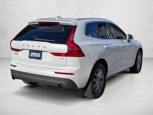 Crystal White Pearl Metallic 2019 Volvo XC60 T5 Momentum