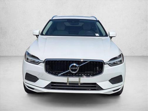 Crystal White Pearl Metallic 2019 Volvo XC60 T5 Momentum