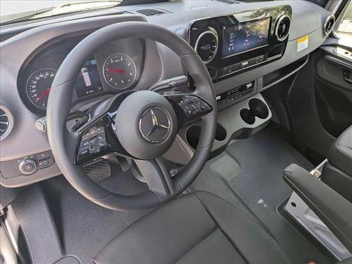 2025 Mercedes-Benz Sprinter 2500 Standard Roof