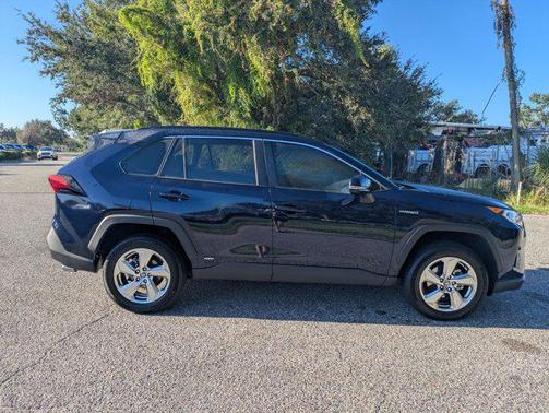 2021 Toyota RAV4 Hybrid XLE Premium