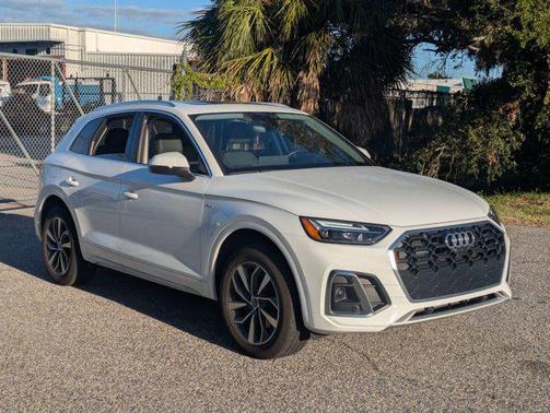 2023 Audi Q5 45 S line Premium Plus
