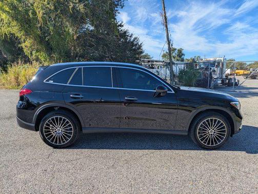 2025 Mercedes-Benz GLC 300 Base