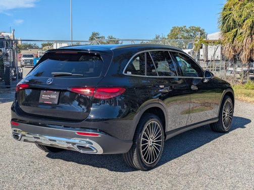 2025 Mercedes-Benz GLC 300 Base