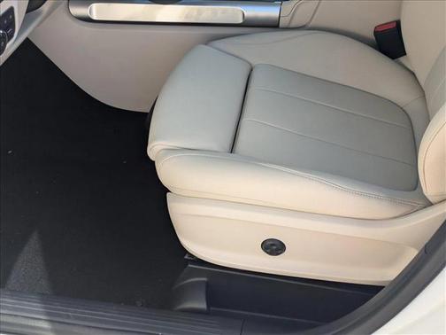 2025 Mercedes-Benz GLB 250 Base