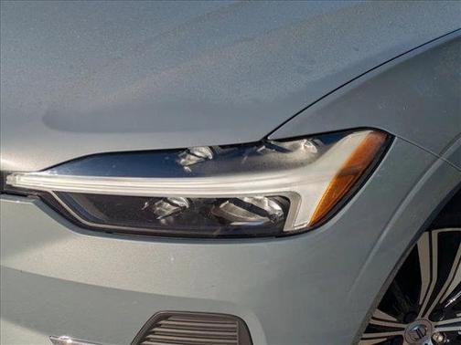 2022 Volvo XC60 B5 Inscription