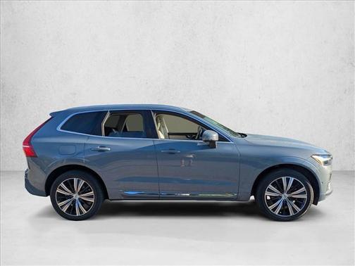 2022 Volvo XC60 B5 Inscription