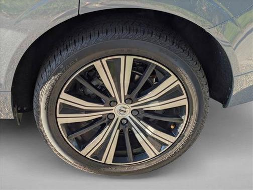 2022 Volvo XC60 B5 Inscription