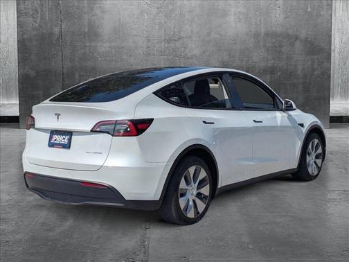 2022 Tesla Model Y Long Range Dual Motor All-Wheel Drive