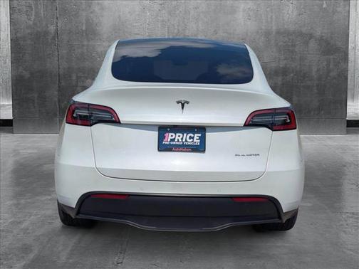 2022 Tesla Model Y Long Range Dual Motor All-Wheel Drive
