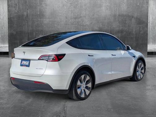 2022 Tesla Model Y Long Range Dual Motor All-Wheel Drive