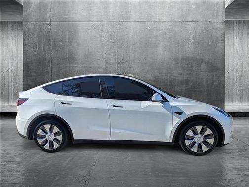 2022 Tesla Model Y Long Range Dual Motor All-Wheel Drive