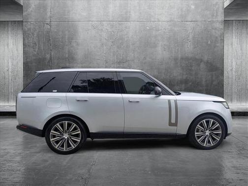 2023 Land Rover Range Rover P400 SE
