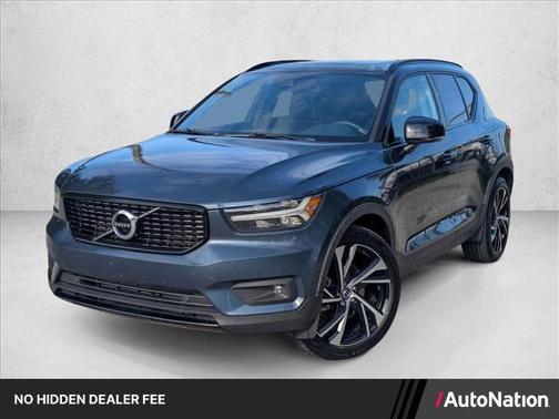 Denim Blue Metallic 2022 Volvo XC40 T5 R-Design