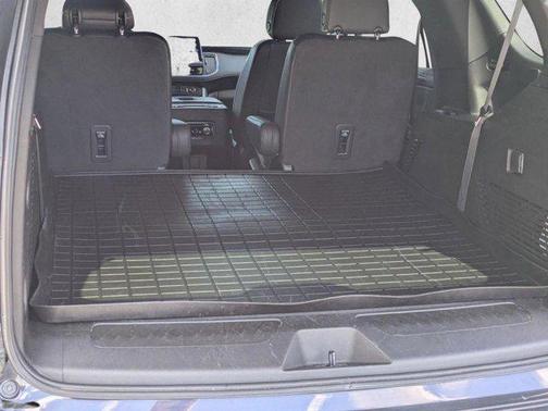 Titanium Rush Metallic 2023 GMC Yukon SLT