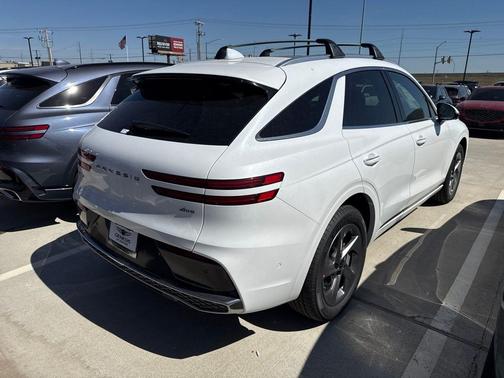 Uyuni White 2026 Genesis GV70 2.5T Advanced