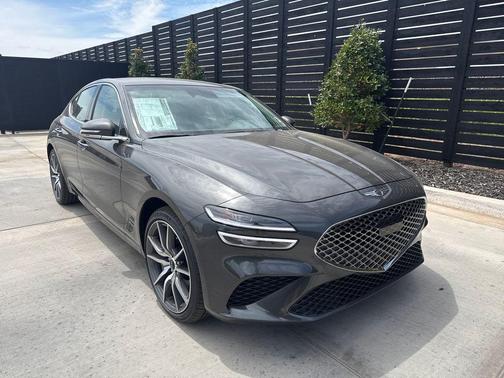 Makalu Gray 2026 Genesis G70 2.5T