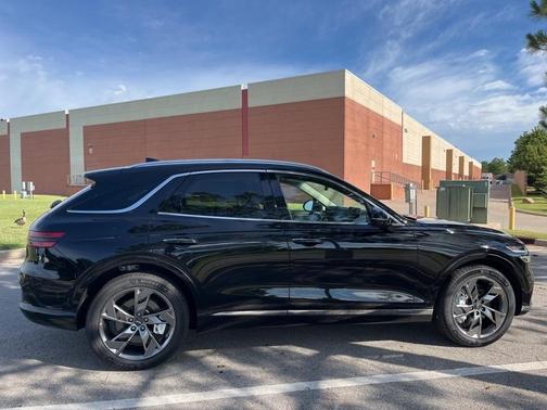 2025 Genesis Electrified GV70 Advanced