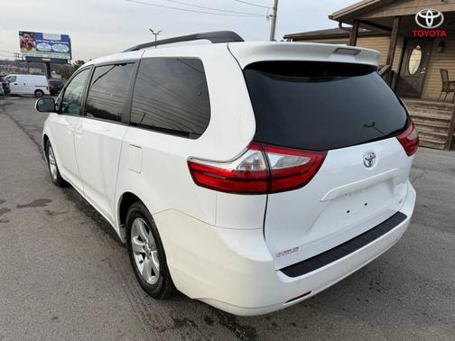 2015 Toyota Sienna LE