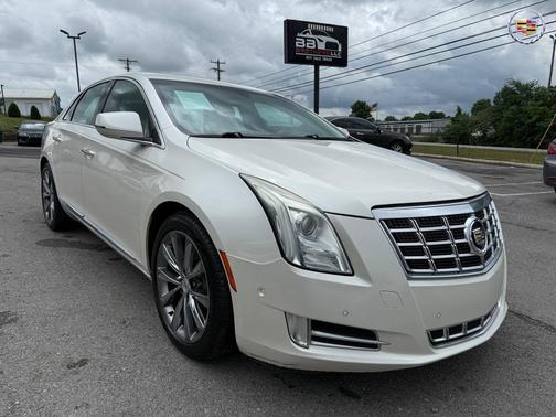White Diamond Tricoat 2014 Cadillac XTS Luxury