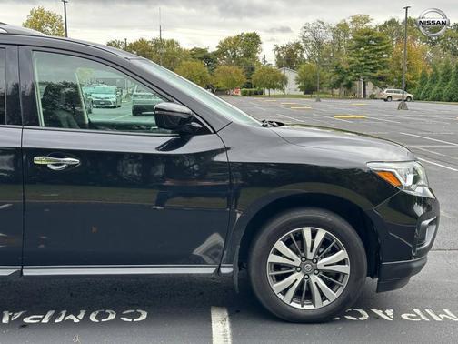 2020 Nissan Pathfinder S 2WD