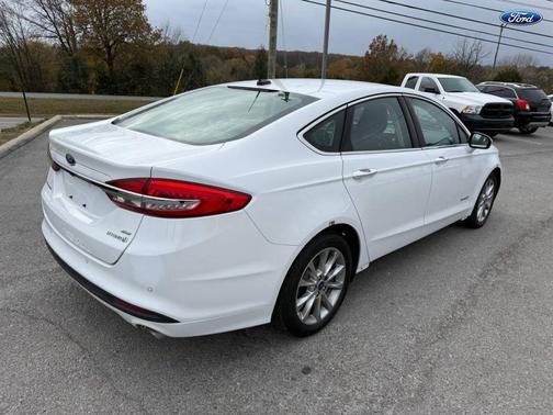 2017 Ford Fusion Hybrid SE