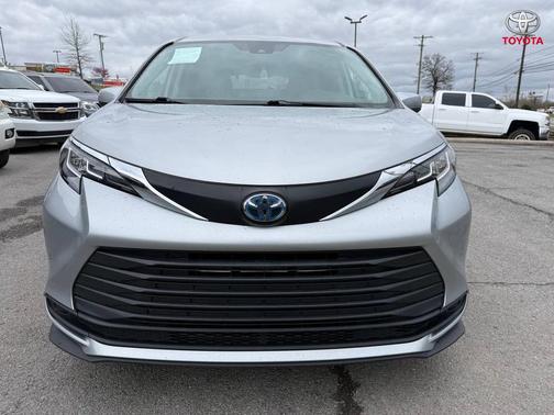 2021 Toyota Sienna LE