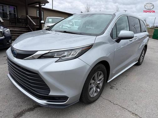 2021 Toyota Sienna LE
