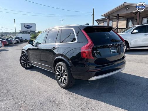 Onyx Black Metallic 2022 Volvo XC90 T6 Momentum