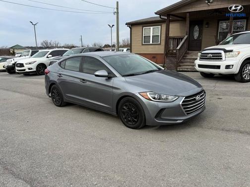 2018 Hyundai ELANTRA SE