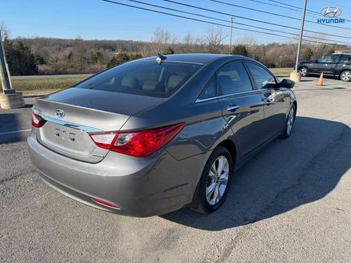 2011 Hyundai SONATA Limited