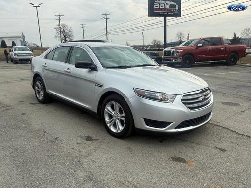 2017 Ford Taurus SE