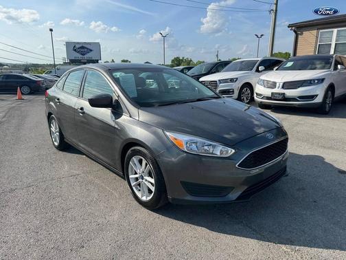 Magnetic Metallic 2018 Ford Focus SE