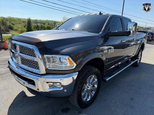 2017 RAM 2500 Laramie Crew Cab 4x4 6'4' Box