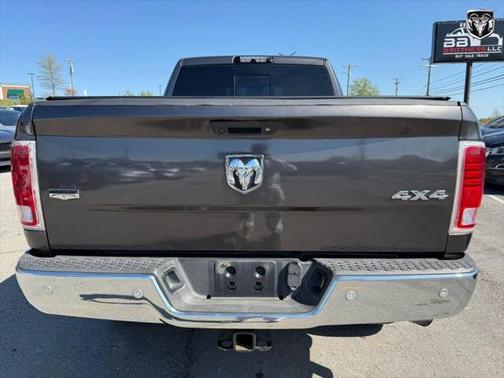 2017 RAM 2500 Laramie Crew Cab 4x4 6'4' Box