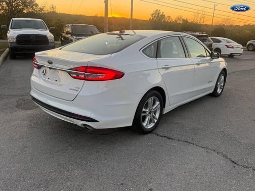 2018 Ford Fusion Hybrid SE