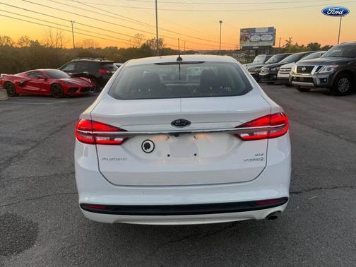 2018 Ford Fusion Hybrid SE