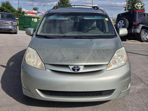 2010 Toyota Sienna XLE