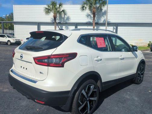 Pearl White Tricoat 2022 Nissan Rogue Sport SL