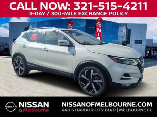 Pearl White Tricoat 2022 Nissan Rogue Sport SL