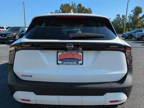 2025 Nissan Kicks SV