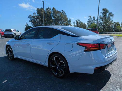 2023 Nissan Altima SR FWD