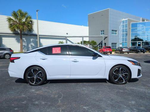 2023 Nissan Altima SR FWD