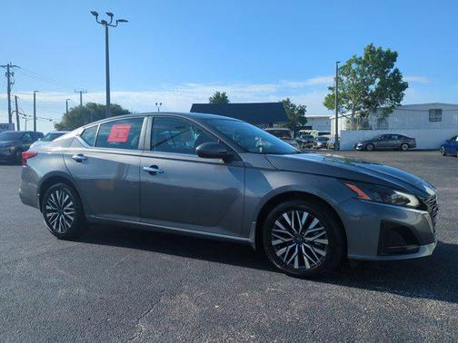 Gun Metallic 2024 Nissan Altima 2.5 SV