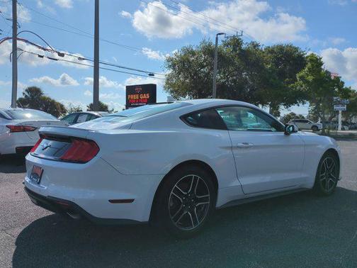 Oxford White 2022 Ford Mustang EcoBoost Premium