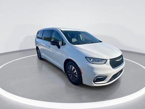 Bright White Clearcoat 2024 Chrysler Pacifica Hybrid Select
