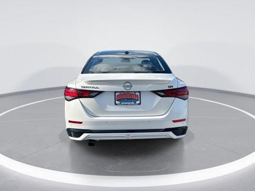 Aspen White Tricoat/Super Black 2025 Nissan Sentra SR