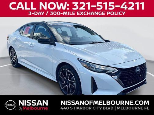 Aspen White Tricoat/Super Black 2025 Nissan Sentra SR