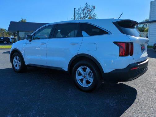 2023 Kia Sorento LX