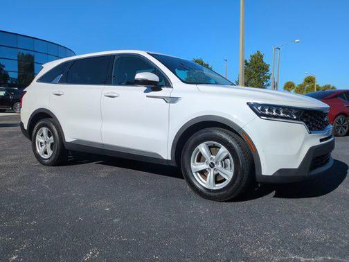 2023 Kia Sorento LX