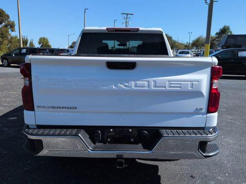 Summit White 2025 Chevrolet Silverado 1500 LT